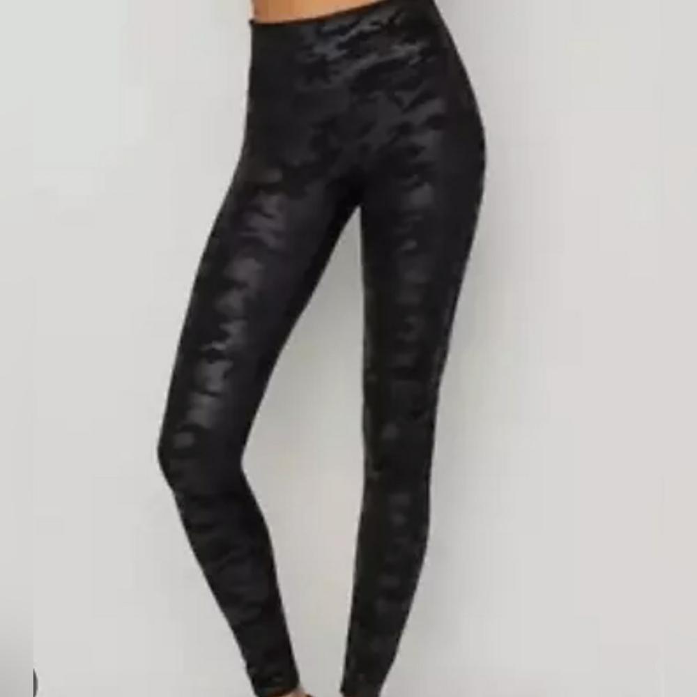 🏷Shinestar Mid Rise Metallic Camo  Leggings - L